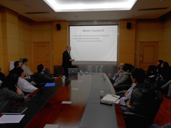 耶鲁大学医学院Rizzolo教授来访我校并进行课程改革讲座2